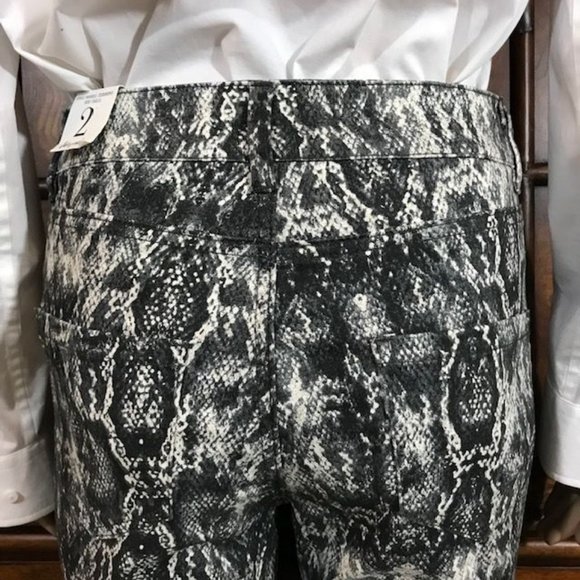 Suko Jeans Platinum Snake Stretch Cotton Blend Raw Edge Hem Jean - Picture 9 of 14